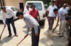 Mangaluru : 15th cleaning Sunday around Wenlock Hospital tackled by volunteers